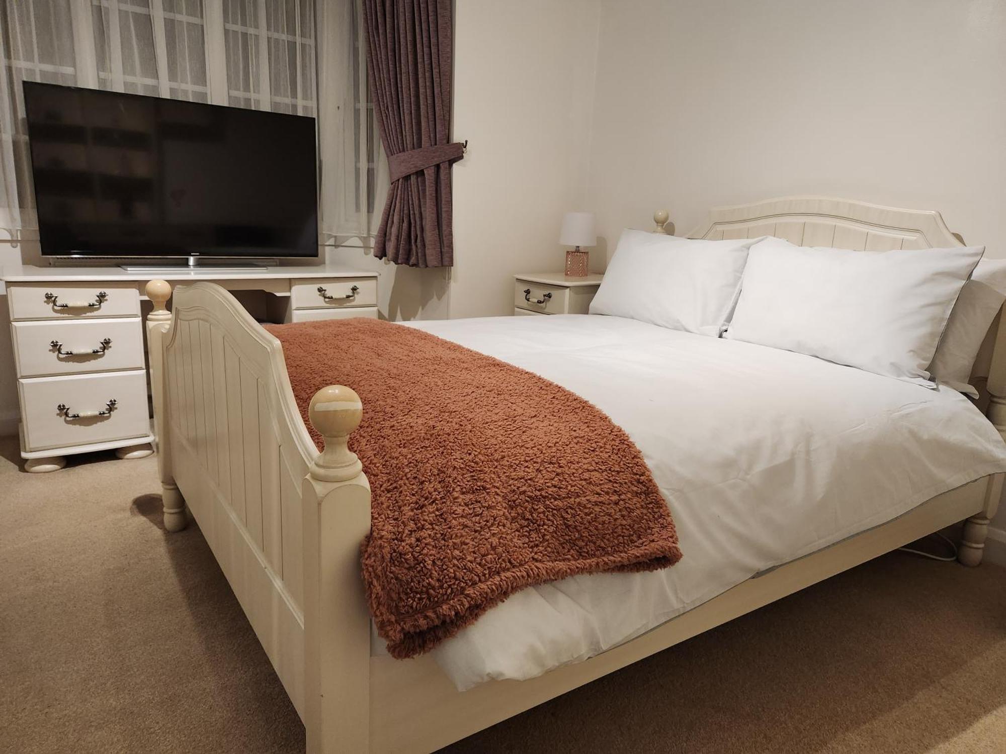 Elmdon House With 4 Spacious Bedrooms To Choose Birmingham Esterno foto