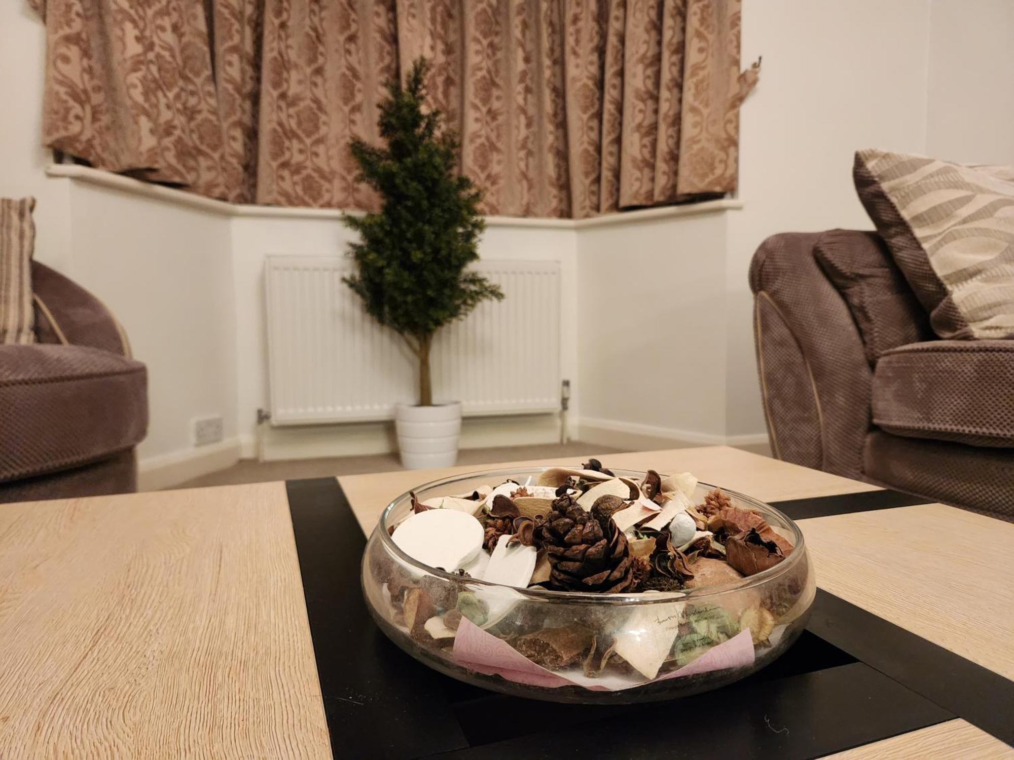 Elmdon House With 4 Spacious Bedrooms To Choose Birmingham Esterno foto