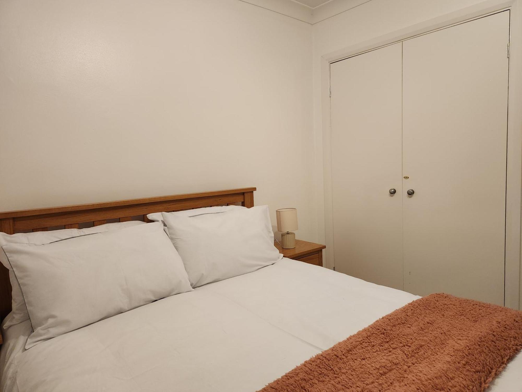 Elmdon House With 4 Spacious Bedrooms To Choose Birmingham Esterno foto