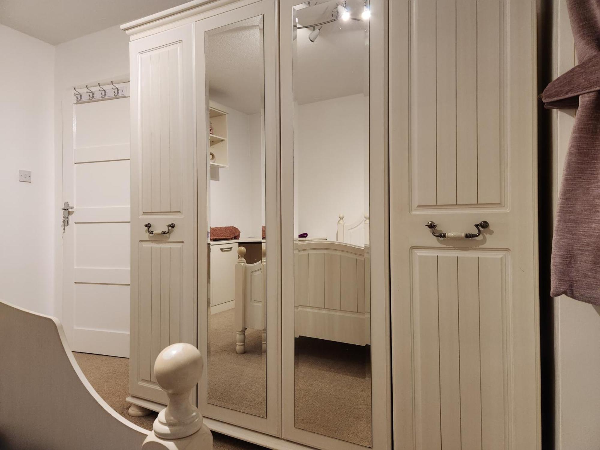 Elmdon House With 4 Spacious Bedrooms To Choose Birmingham Esterno foto