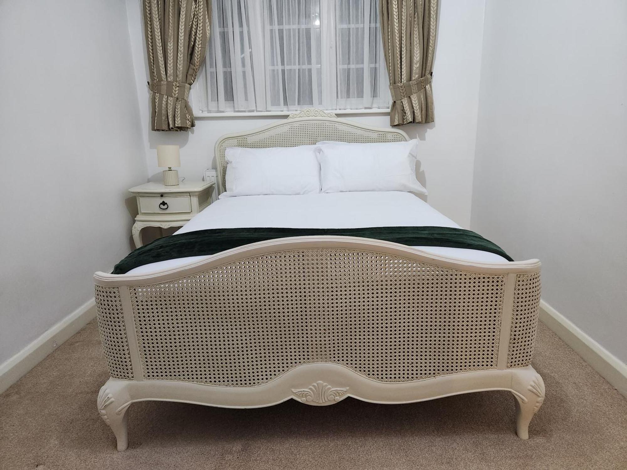 Elmdon House With 4 Spacious Bedrooms To Choose Birmingham Esterno foto