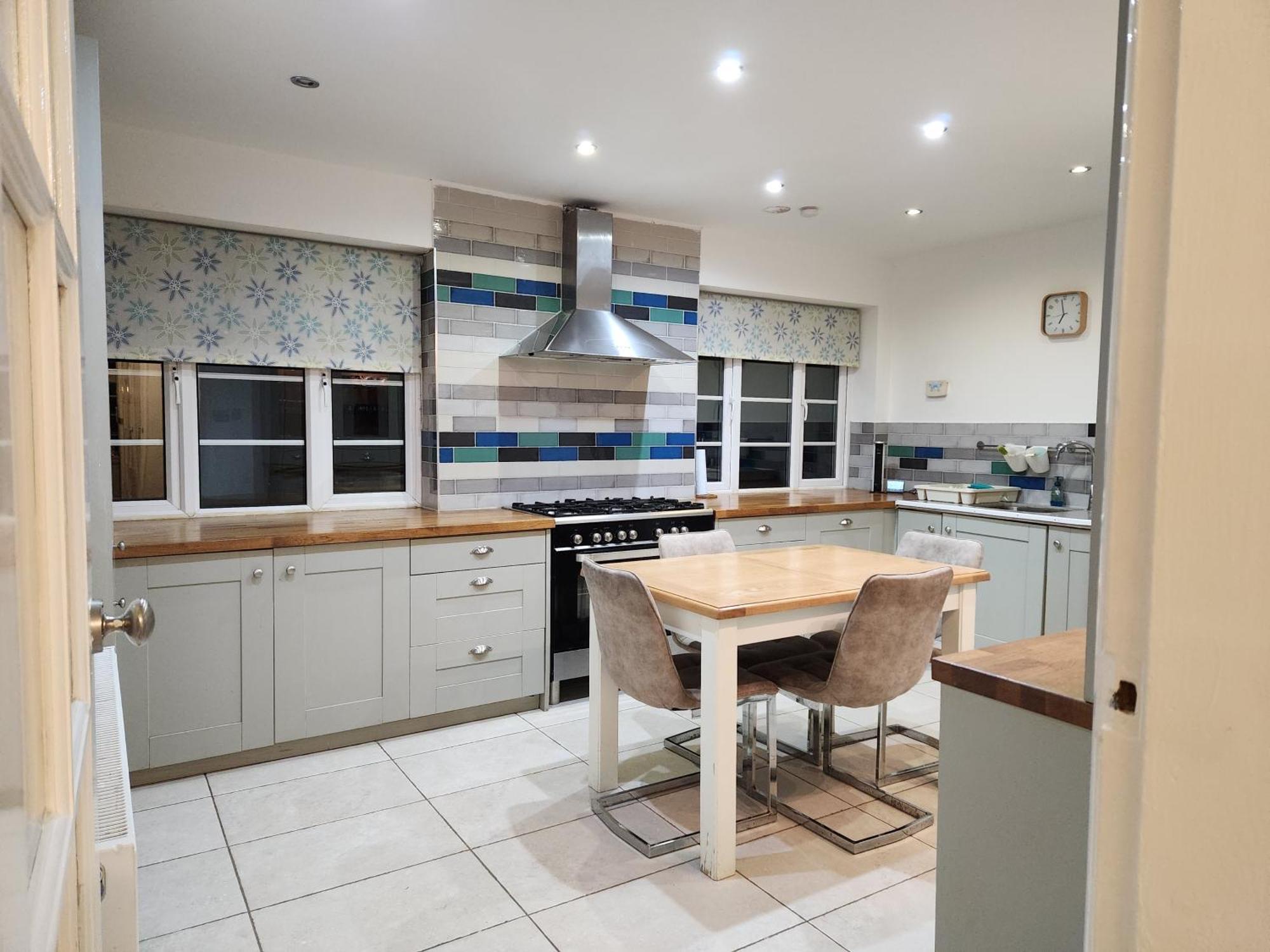 Elmdon House With 4 Spacious Bedrooms To Choose Birmingham Esterno foto