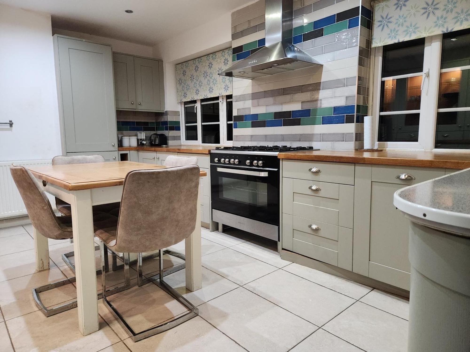 Elmdon House With 4 Spacious Bedrooms To Choose Birmingham Esterno foto