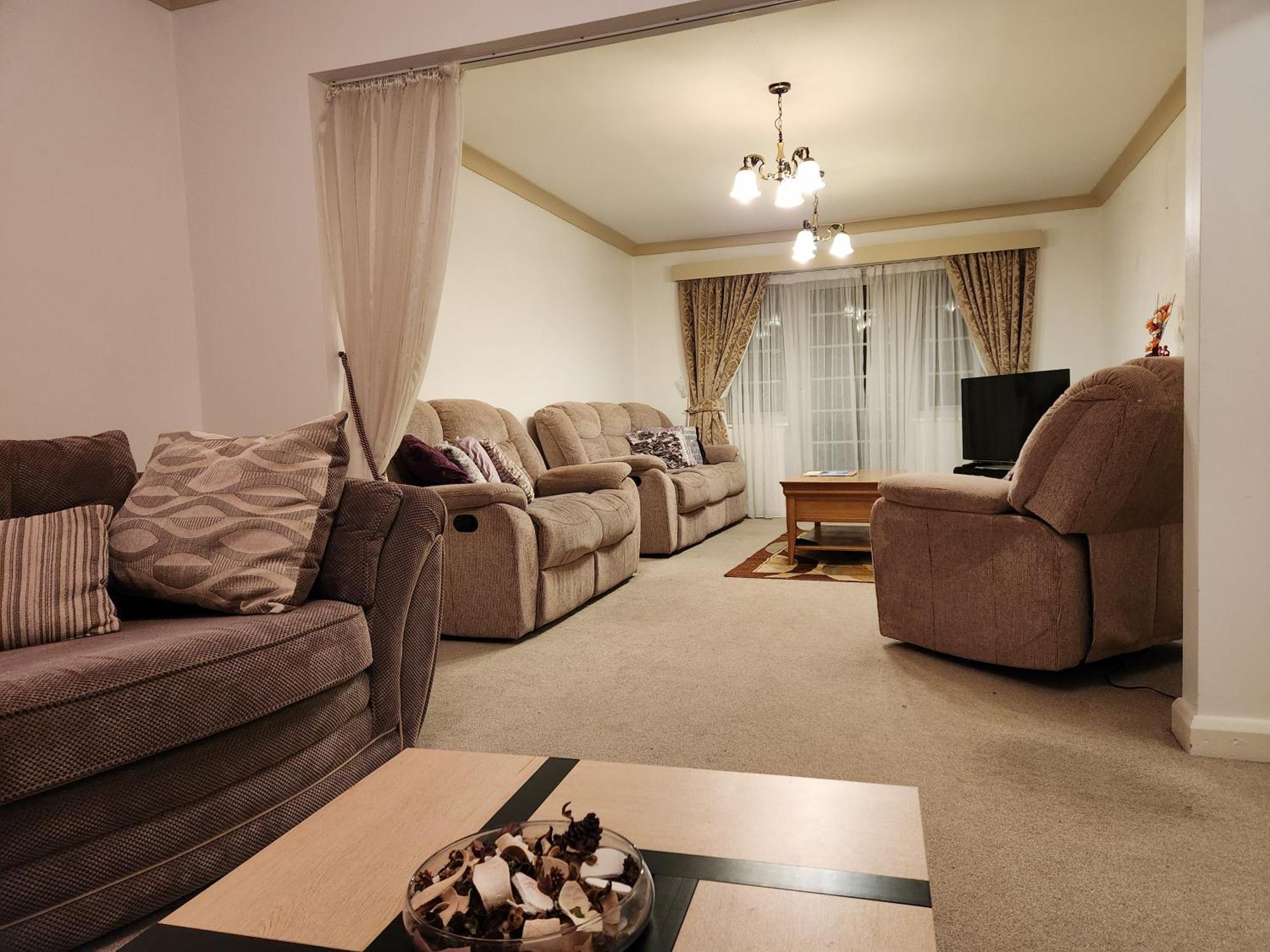 Elmdon House With 4 Spacious Bedrooms To Choose Birmingham Esterno foto